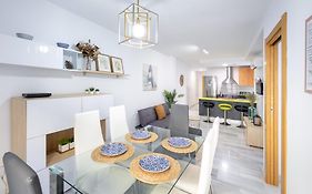 3 Bedroom Elegant & Cozy City Centre